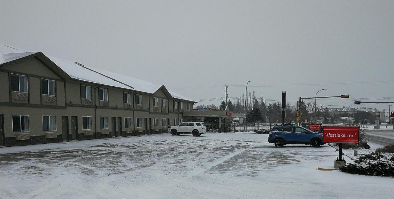 Westlake Inn Стратмор Экстерьер фото